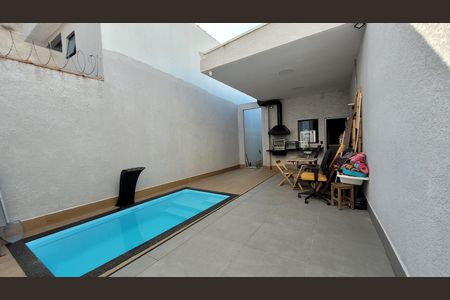 Casa para alugar com 155m², 2 quartos e 2 vagas Casa para alugar com 155m², 2 quartos e 2 vagasÁrea Gourmet e piscina
