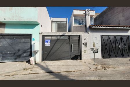 Casa para alugar com 155m², 2 quartos e 2 vagas Casa para alugar com 155m², 2 quartos e 2 vagasFachada e Placa