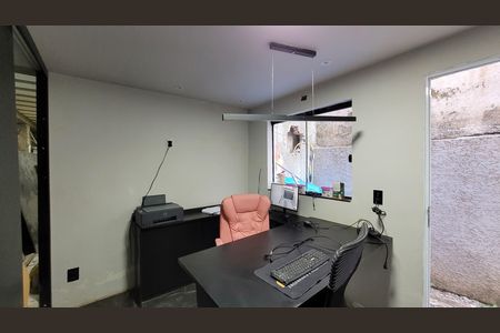 Casa para alugar com 155m², 2 quartos e 2 vagas Casa para alugar com 155m², 2 quartos e 2 vagasEscritório