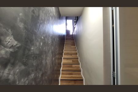 Esacadas de casa para alugar com 2 quartos, 155m² em Vila Vermont, Itaquaquecetuba