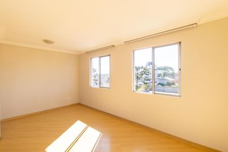 Sala de apartamento para alugar com 3 quartos, 67m² em Novo Mundo, Curitiba
