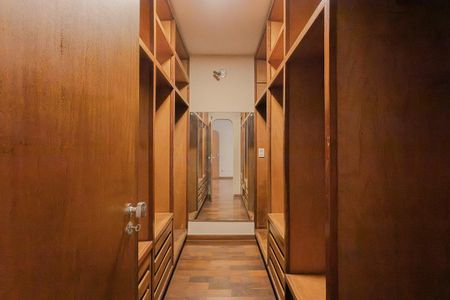 Apartamento à venda com 204m², 3 quartos e 2 vagasCloset da suíte
