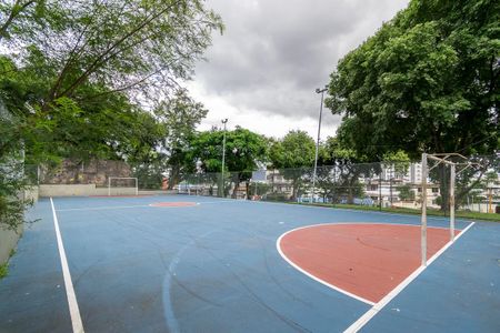 Apartamento para alugar com 60m², 2 quartos e sem vagaÁrea comum - Quadra