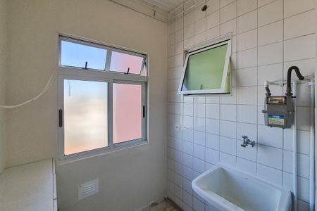 Apartamento para alugar com 66m², 3 quartos e 1 vagaÁrea de Serviço
