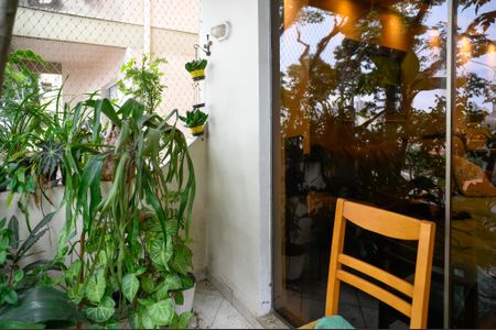 Apartamento à venda com 98m², 3 quartos e 1 vaga Apartamento à venda com 98m², 3 quartos e 1 vagaVaranda