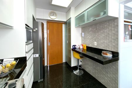 Apartamento à venda com 167m², 4 quartos e 3 vagas Apartamento à venda com 167m², 4 quartos e 3 vagasCozinha