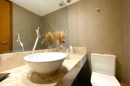 Apartamento à venda com 167m², 4 quartos e 3 vagas Apartamento à venda com 167m², 4 quartos e 3 vagasLavabo da Sala