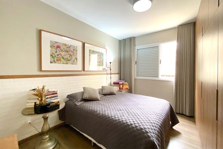 Apartamento à venda com 167m², 4 quartos e 3 vagas Apartamento à venda com 167m², 4 quartos e 3 vagasSuite 1