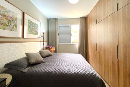 Apartamento à venda com 167m², 4 quartos e 3 vagas Apartamento à venda com 167m², 4 quartos e 3 vagasSuite 1