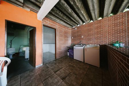 Casa para alugar com 330m², 3 quartos e 1 vagaÁrea de Serviço