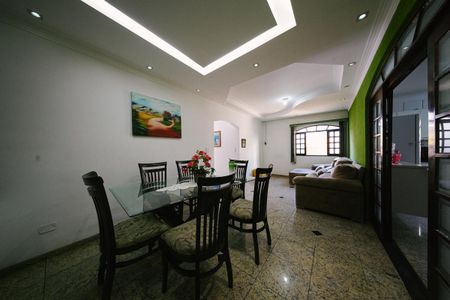 Sala de casa para alugar com 3 quartos, 330m² em Jardim Santo Antonio, São Paulo