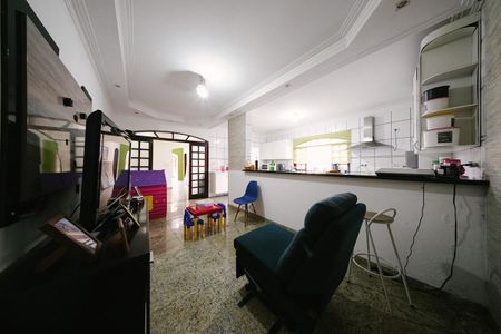 Casa para alugar com 330m², 3 quartos e 1 vagaCozinha