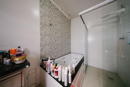 Casa para alugar com 330m², 3 quartos e 1 vagaBanheiro da Suíte 1