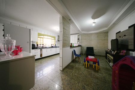 Casa para alugar com 330m², 3 quartos e 1 vagaCozinha