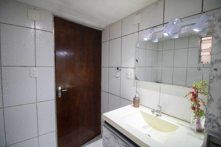 Casa de condomínio à venda com 140m², 2 quartos e sem vaga Casa de condomínio à venda com 140m², 2 quartos e sem vagaBANHEIRO