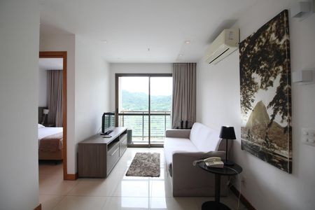 Sala de kitnet/studio à venda com 1 quarto, 43m² em Jacarepaguá, Rio de Janeiro