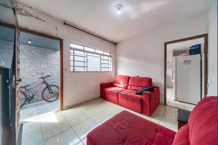 Casa à venda com 155m², 4 quartos e 2 vagas Casa à venda com 155m², 4 quartos e 2 vagasSala