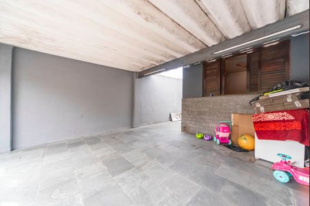 Casa à venda com 155m², 4 quartos e 2 vagas Casa à venda com 155m², 4 quartos e 2 vagasGaragem