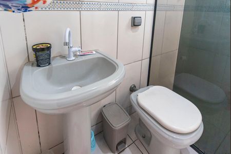 Casa à venda com 155m², 4 quartos e 2 vagas Casa à venda com 155m², 4 quartos e 2 vagasBanheiro Social