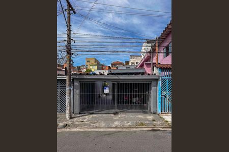 Casa à venda com 155m², 4 quartos e 2 vagas Casa à venda com 155m², 4 quartos e 2 vagasFachada