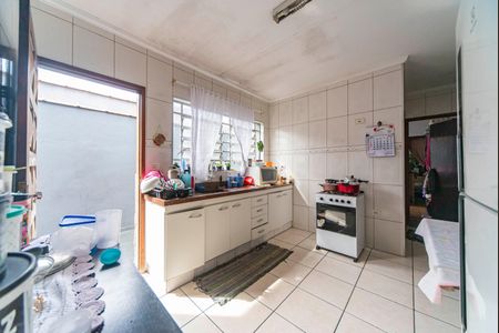 Casa à venda com 155m², 4 quartos e 2 vagas Casa à venda com 155m², 4 quartos e 2 vagasCozinha