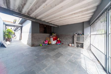 Casa à venda com 155m², 4 quartos e 2 vagas Casa à venda com 155m², 4 quartos e 2 vagasGaragem