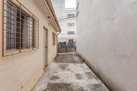 Casa à venda com 220m², 2 quartos e 5 vagas Casa à venda com 220m², 2 quartos e 5 vagasGaragem