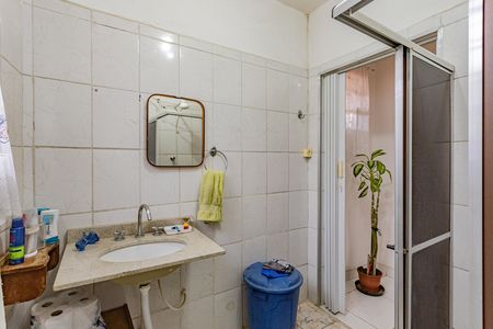 Casa à venda com 220m², 2 quartos e 5 vagas Casa à venda com 220m², 2 quartos e 5 vagasBanheiro
