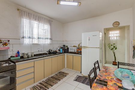 Casa à venda com 220m², 2 quartos e 5 vagas Casa à venda com 220m², 2 quartos e 5 vagasCozinha
