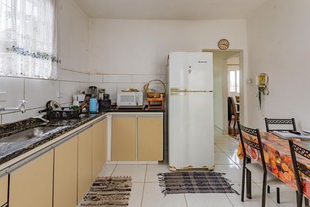 Casa à venda com 220m², 2 quartos e 5 vagas Casa à venda com 220m², 2 quartos e 5 vagasCozinha