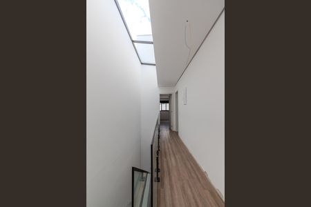 Casa de condomínio à venda com 200m², 3 quartos e 2 vagas Casa de condomínio à venda com 200m², 3 quartos e 2 vagasCorredor