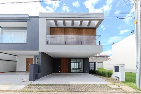 Casa de condomínio à venda com 200m², 3 quartos e 2 vagas Casa de condomínio à venda com 200m², 3 quartos e 2 vagasFachada