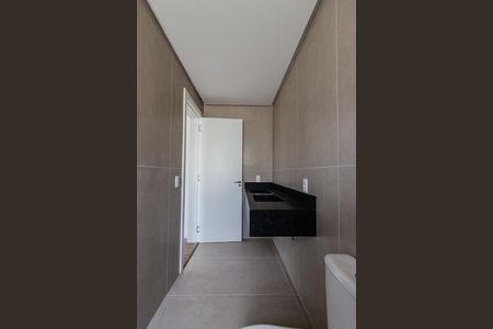 Casa de condomínio à venda com 200m², 3 quartos e 2 vagas Casa de condomínio à venda com 200m², 3 quartos e 2 vagasBanheiro da Suíte 1