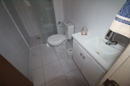 Banheiro de apartamento para alugar com 1 quarto, 40m² em Monte Castelo, São José dos Campos