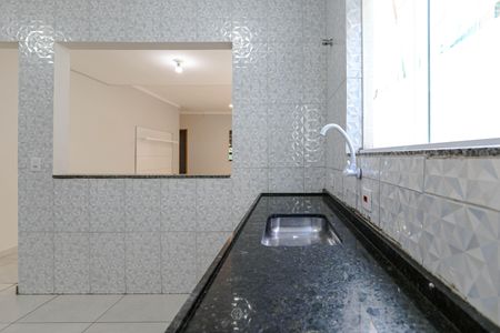 Casa para alugar com 100m², 4 quartos e 2 vagas Casa para alugar com 100m², 4 quartos e 2 vagasCozinha