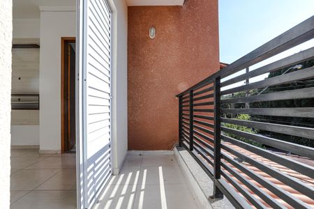 Casa para alugar com 100m², 4 quartos e 2 vagas Casa para alugar com 100m², 4 quartos e 2 vagasSacada do Quarto 2 - Suíte