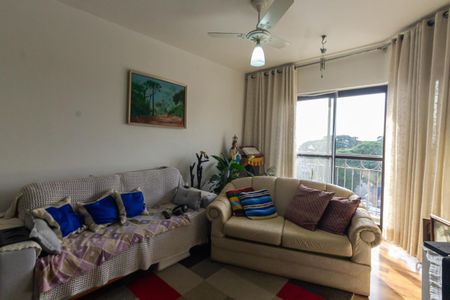 Apartamento à venda com 73m², 3 quartos e 1 vaga Apartamento à venda com 73m², 3 quartos e 1 vagaSala