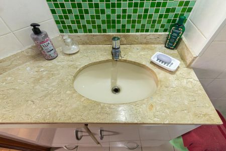 Apartamento à venda com 73m², 3 quartos e 1 vaga Apartamento à venda com 73m², 3 quartos e 1 vagaBanheiro Social