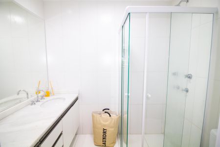 Banheiro de kitnet/studio à venda com 1 quarto, 28m² em Santo Amaro, São Paulo