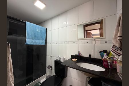 Apartamento à venda com 64m², 2 quartos e 1 vaga Apartamento à venda com 64m², 2 quartos e 1 vagaBanheiro