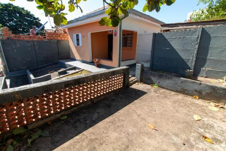 Casa à venda com 150m², 3 quartos e 1 vaga Casa à venda com 150m², 3 quartos e 1 vagaÁREA EXTERNA FRENTE