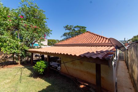 Casa à venda com 150m², 3 quartos e 1 vaga Casa à venda com 150m², 3 quartos e 1 vagaÁREA EXTERNA FUNDOS