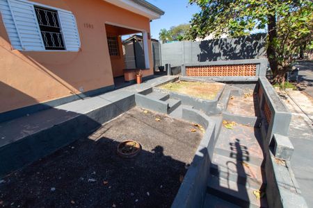 Casa à venda com 150m², 3 quartos e 1 vaga Casa à venda com 150m², 3 quartos e 1 vagaÁREA EXTERNA FRENTE