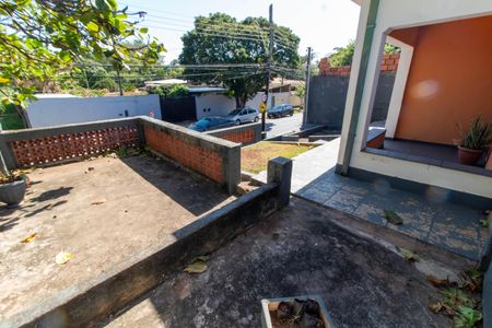 Casa à venda com 150m², 3 quartos e 1 vaga Casa à venda com 150m², 3 quartos e 1 vagaÁREA EXTERNA FRENTE