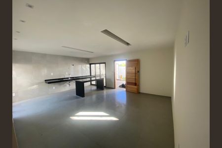 Casa para alugar com 93m², 2 quartos e 3 vagas