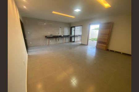Casa para alugar com 2 quartos, 93m² em Jardim Atlântico Central, Maricá