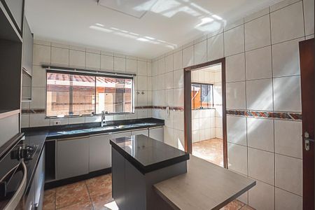 Casa para alugar com 250m², 3 quartos e 2 vagasCozinha