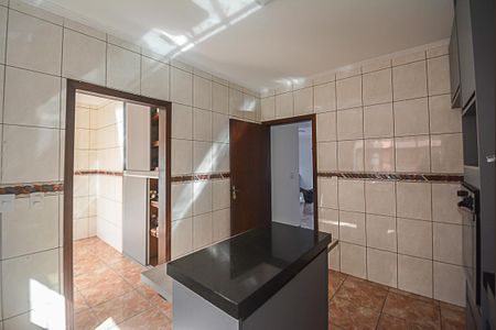 Casa para alugar com 250m², 3 quartos e 2 vagasCozinha