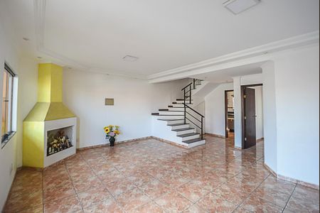 Sala de casa para alugar com 3 quartos, 250m² em Conjunto Habitacional Franchini, São Bernardo do Campo