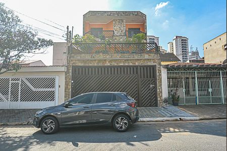 Casa para alugar com 250m², 3 quartos e 2 vagasFachada